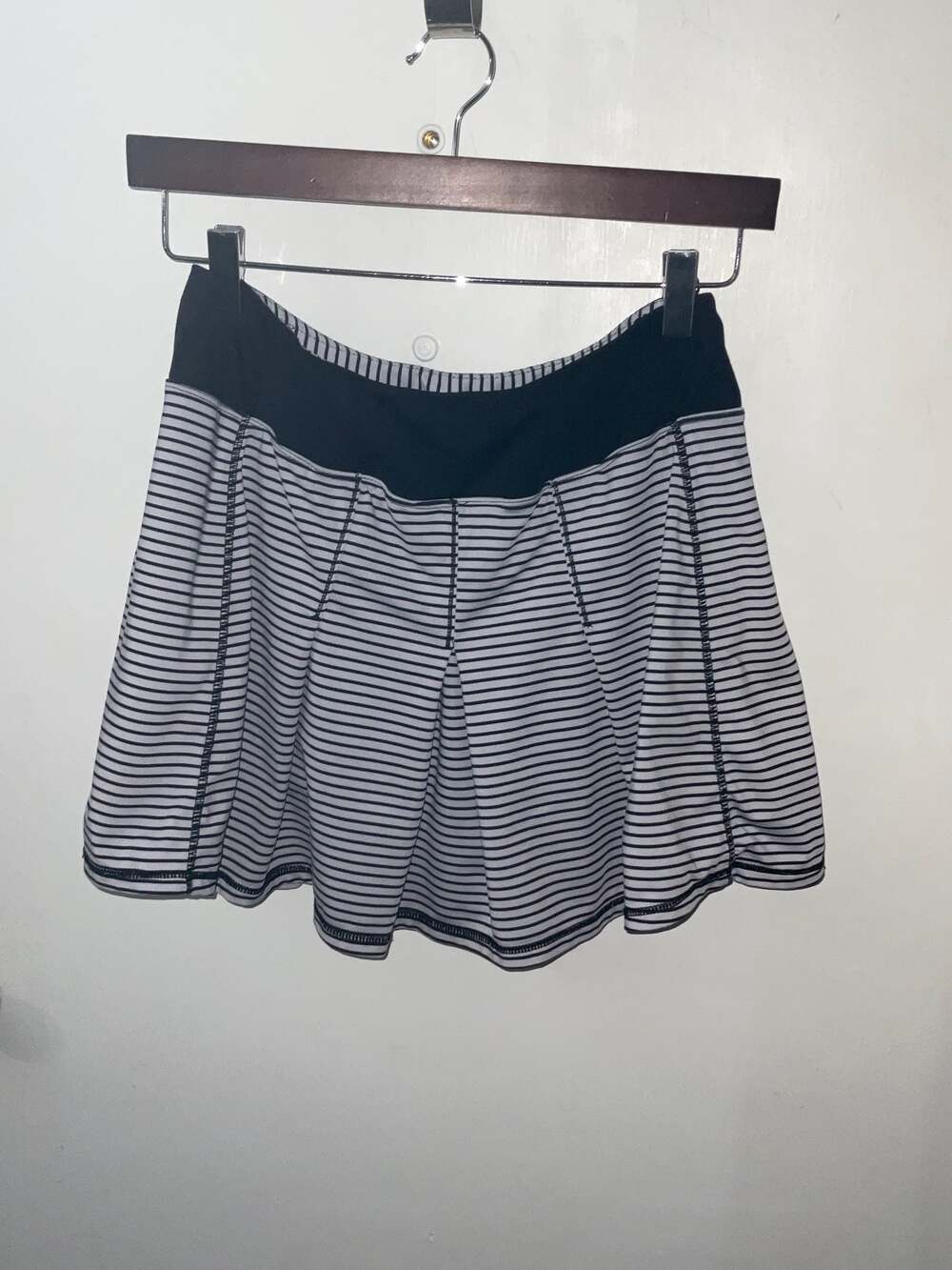 Kyodan Activewear Striped Black/White Skort M Tennis Prep Activewear Pickleball